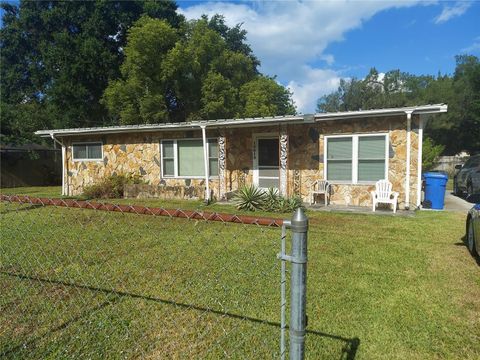 A home in GIBSONTON