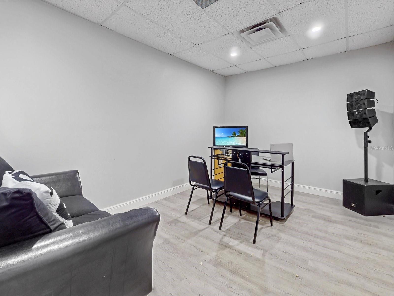 S A ROBINSONS - Commercial Lease