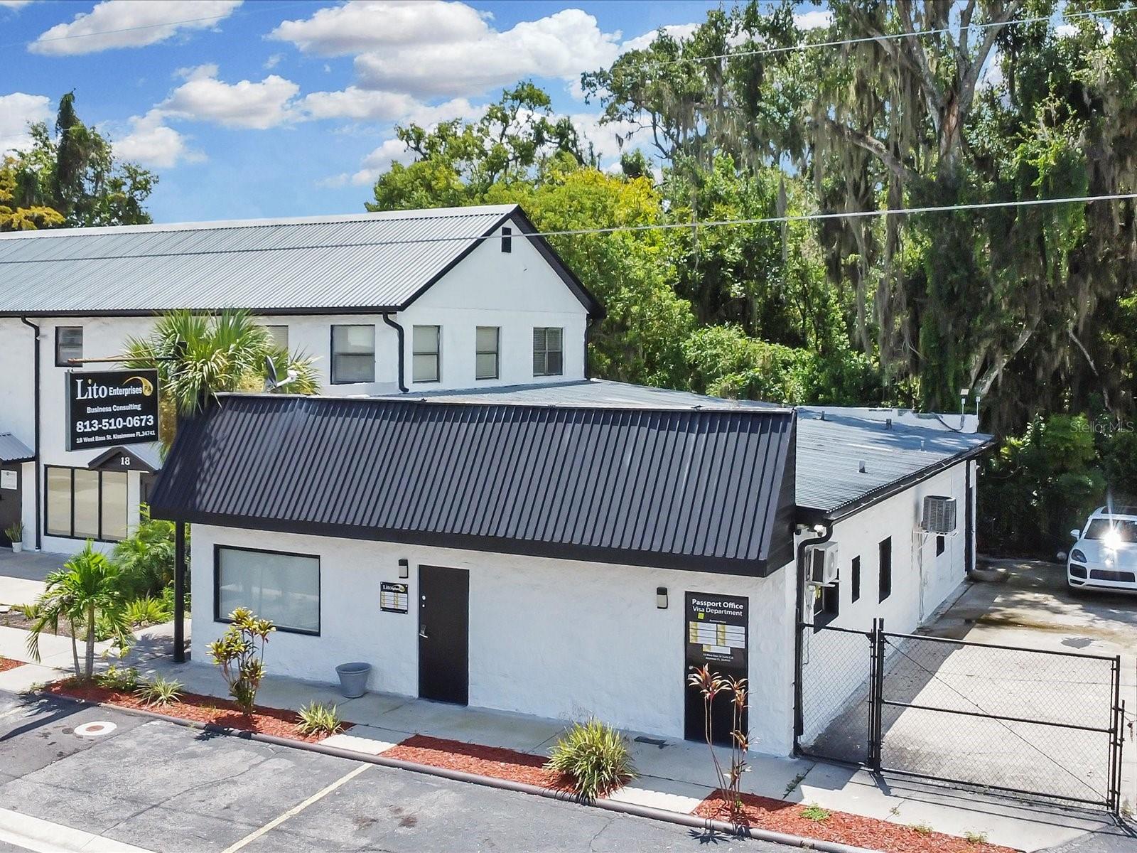 S A ROBINSONS - Commercial Lease