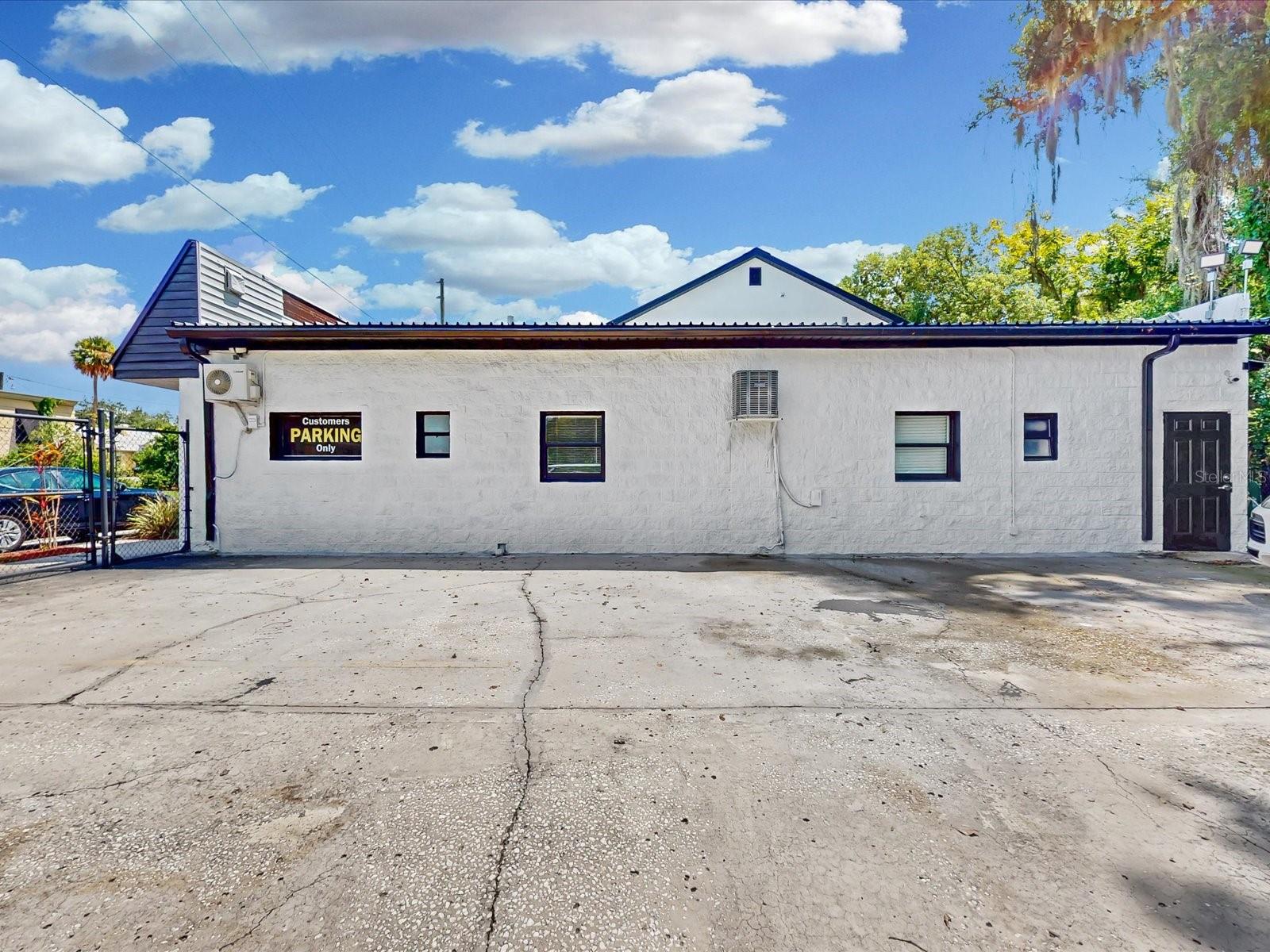 S A ROBINSONS - Commercial Lease