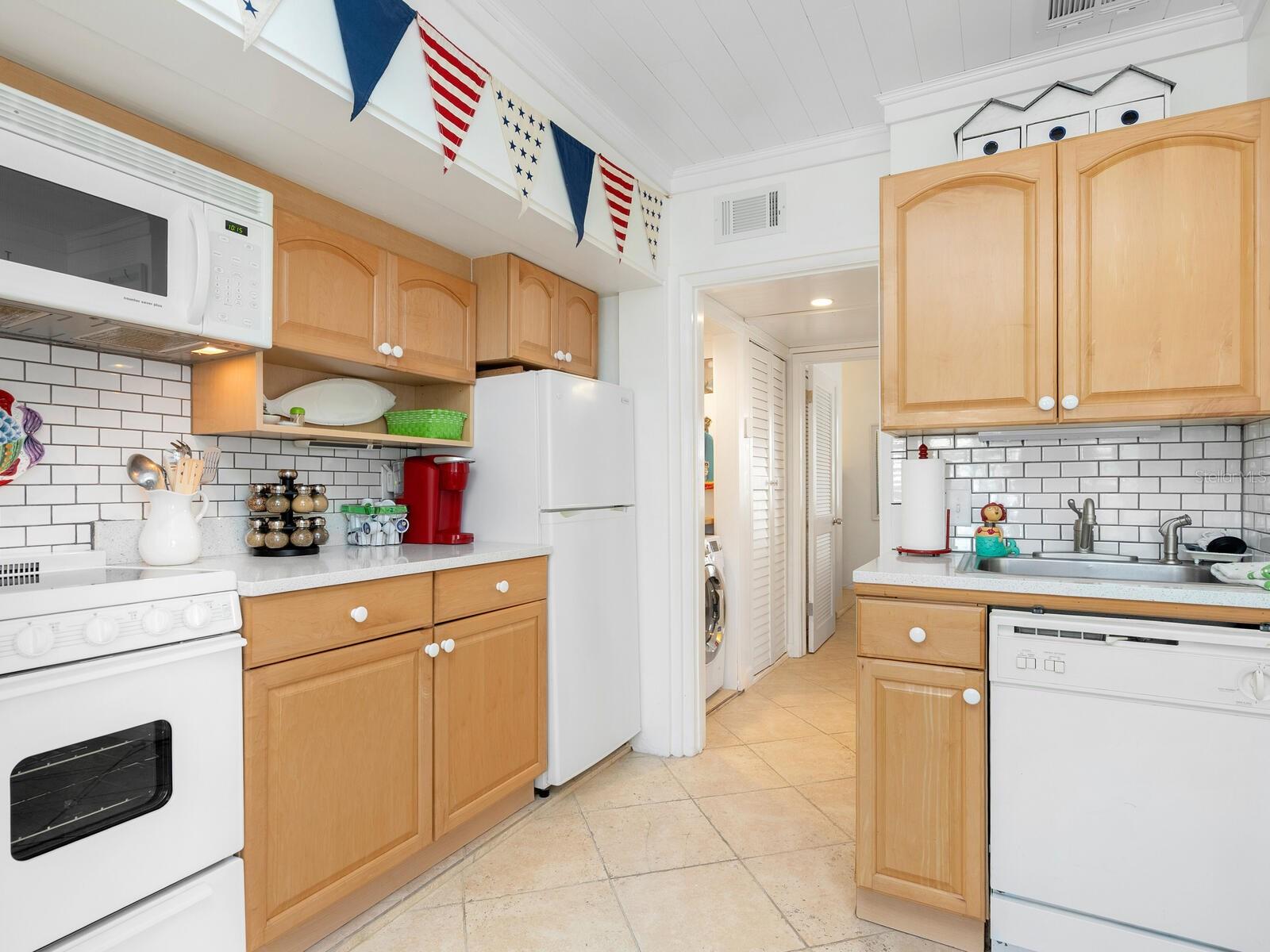 LIDO BEACH - Residential