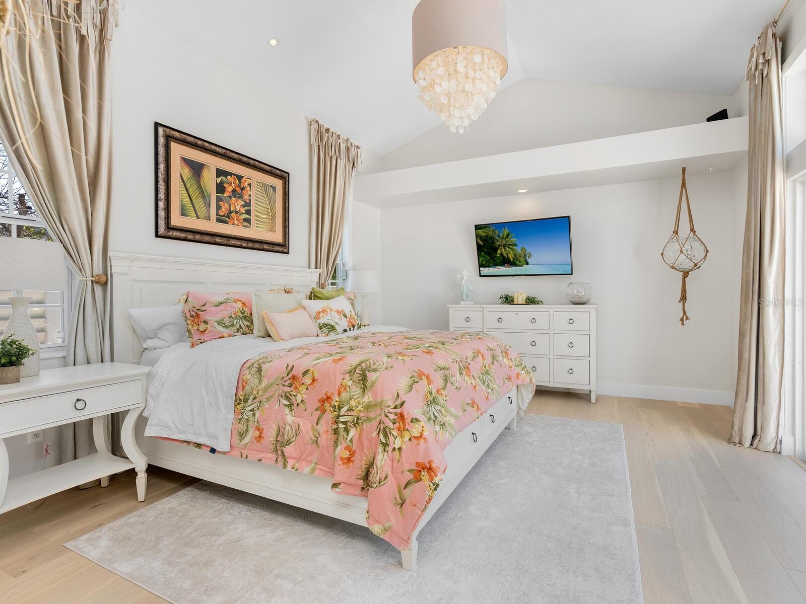 LIDO BEACH - Residential