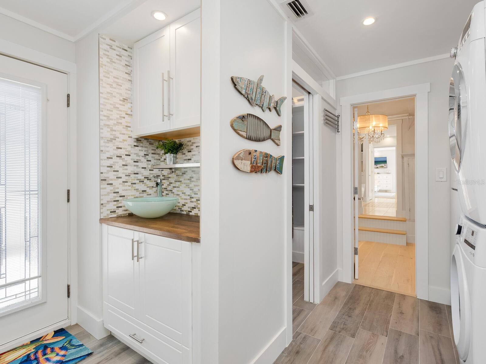 LIDO BEACH - Residential