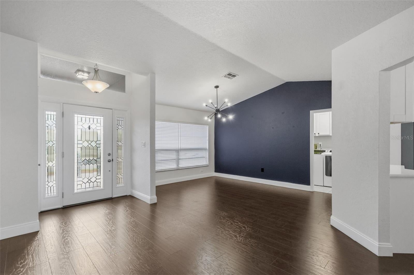 5244 SALTAMONTE DRIVE