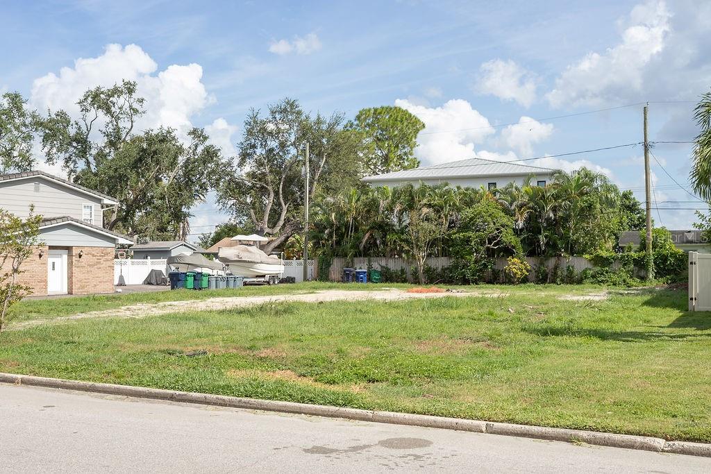 Photo of 621 Hudson Avenue, Tampa, FL 33606 (MLS # TB8549446)