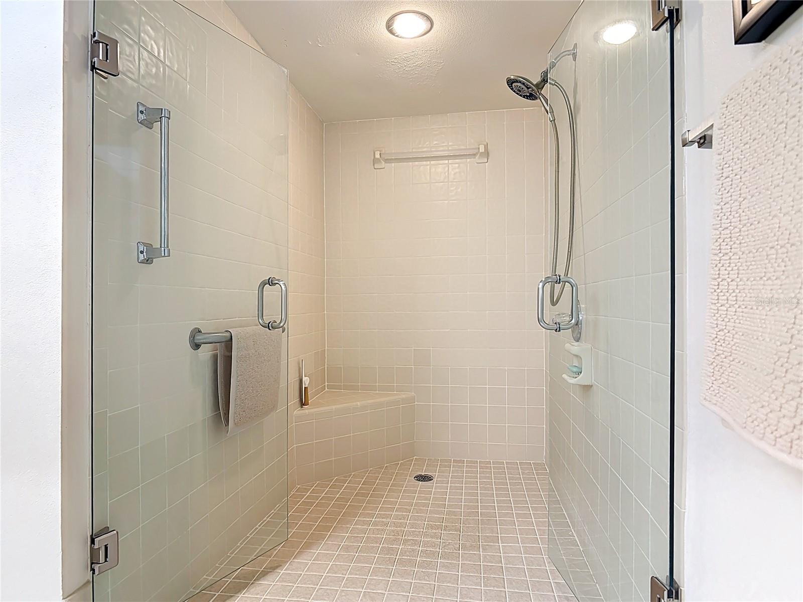 SEASCAPE TOWERS - Residential