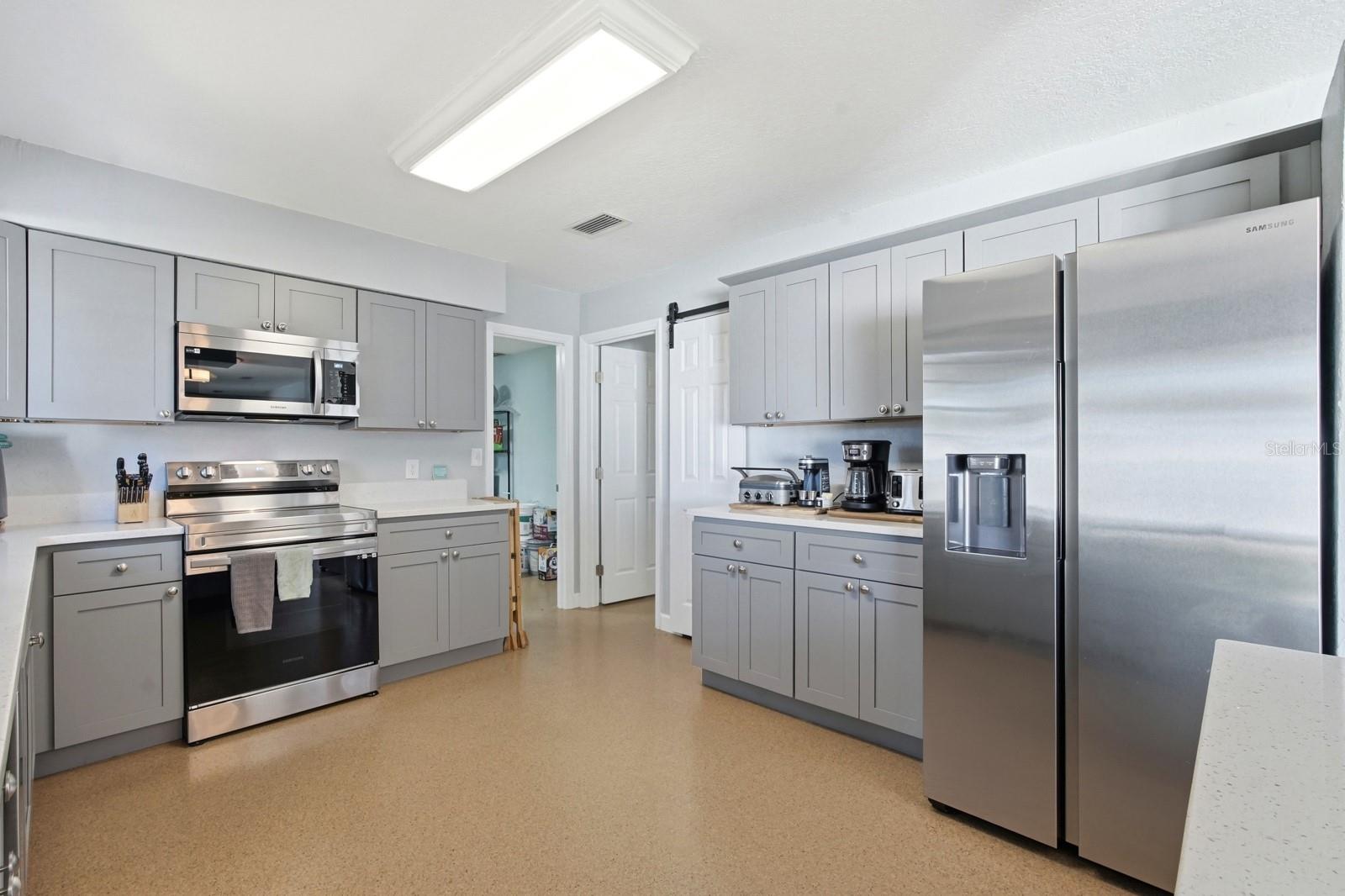 FLORIDA SHORES - Residential