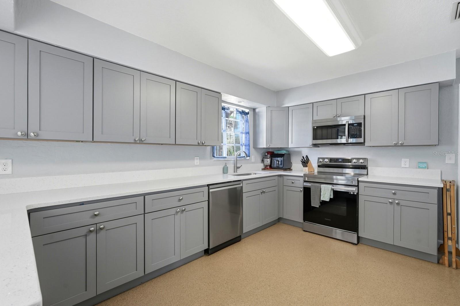 FLORIDA SHORES - Residential