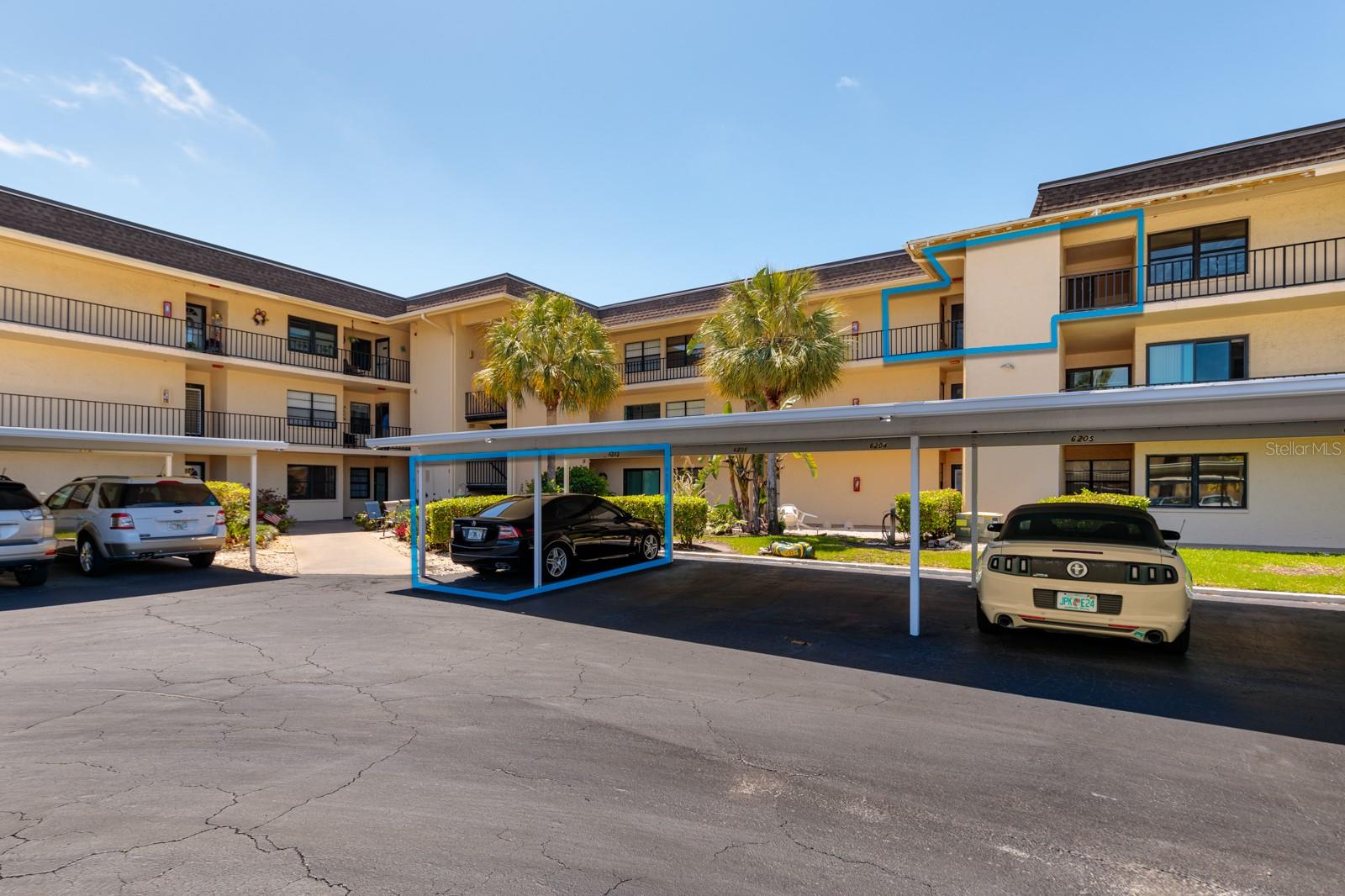 VILLAS DE GOLF CONDO - Residential