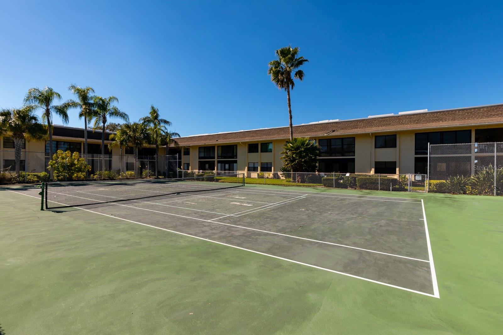 VILLAS DE GOLF CONDO - Residential