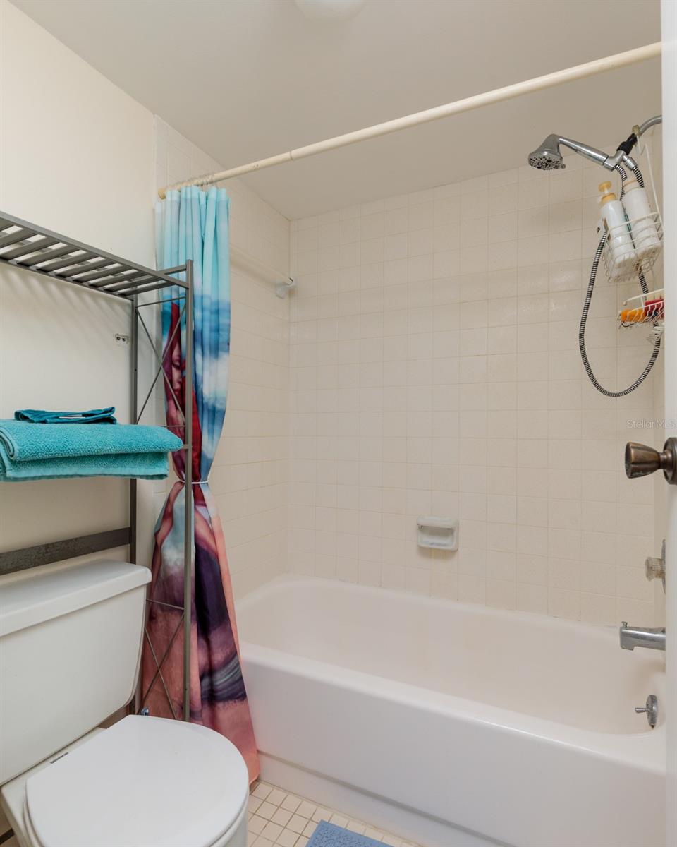 VILLAS DE GOLF CONDO - Residential