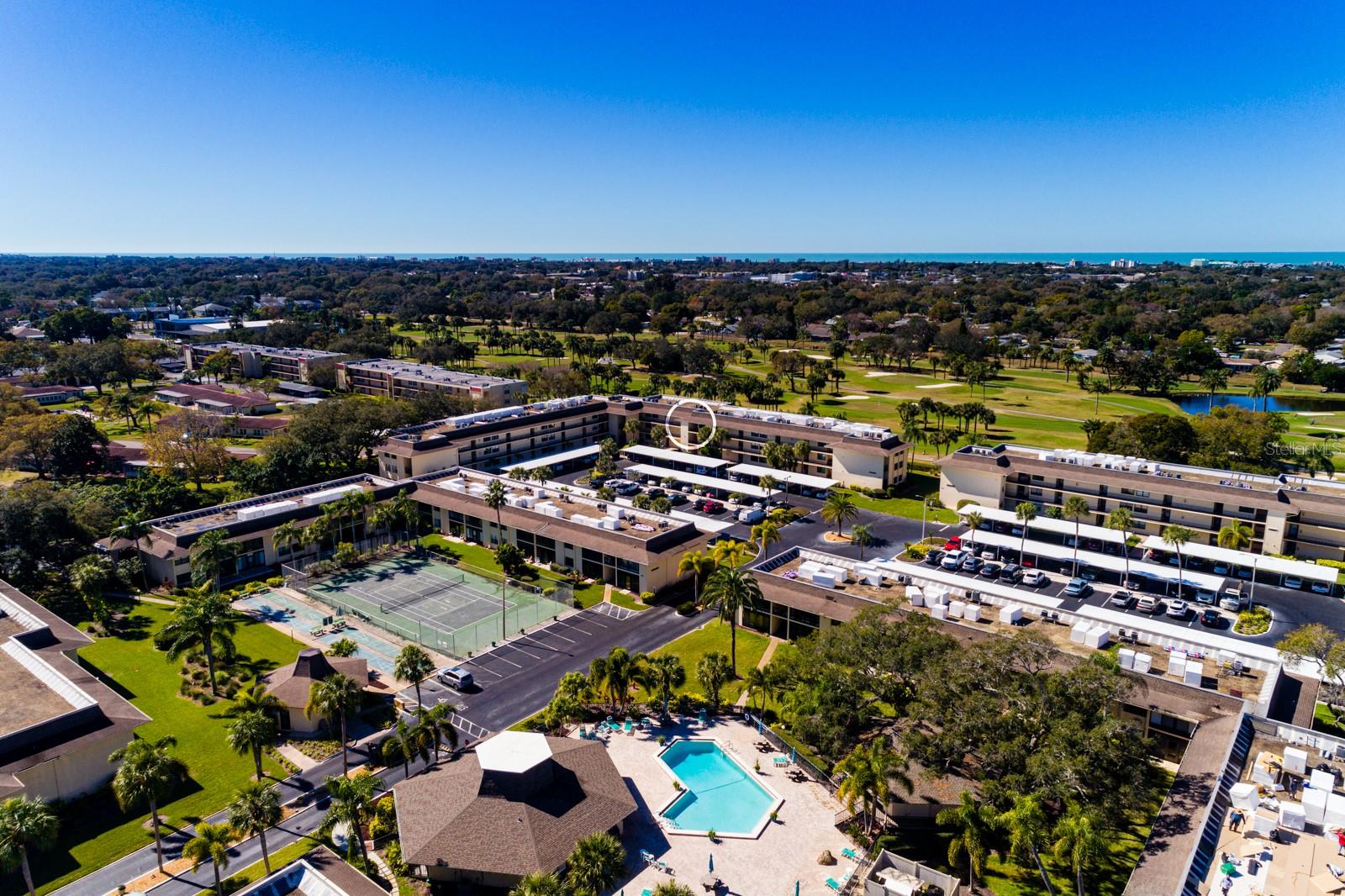 VILLAS DE GOLF CONDO - Residential