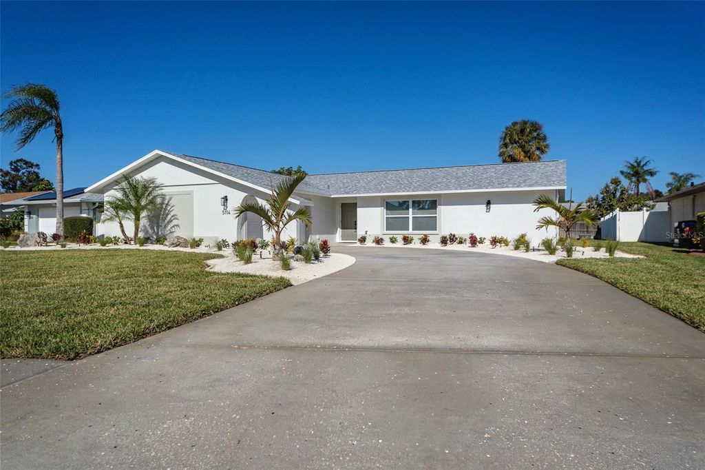 Photo of 5114 36th Avenue Drive W, Bradenton, FL 34209 (MLS # A4675424)