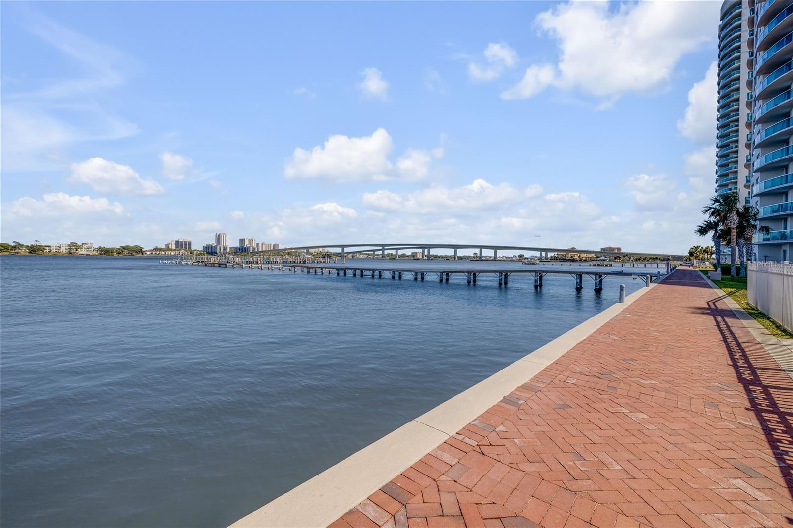 MARINA GRANDE/HALIFAX 01 - Residential