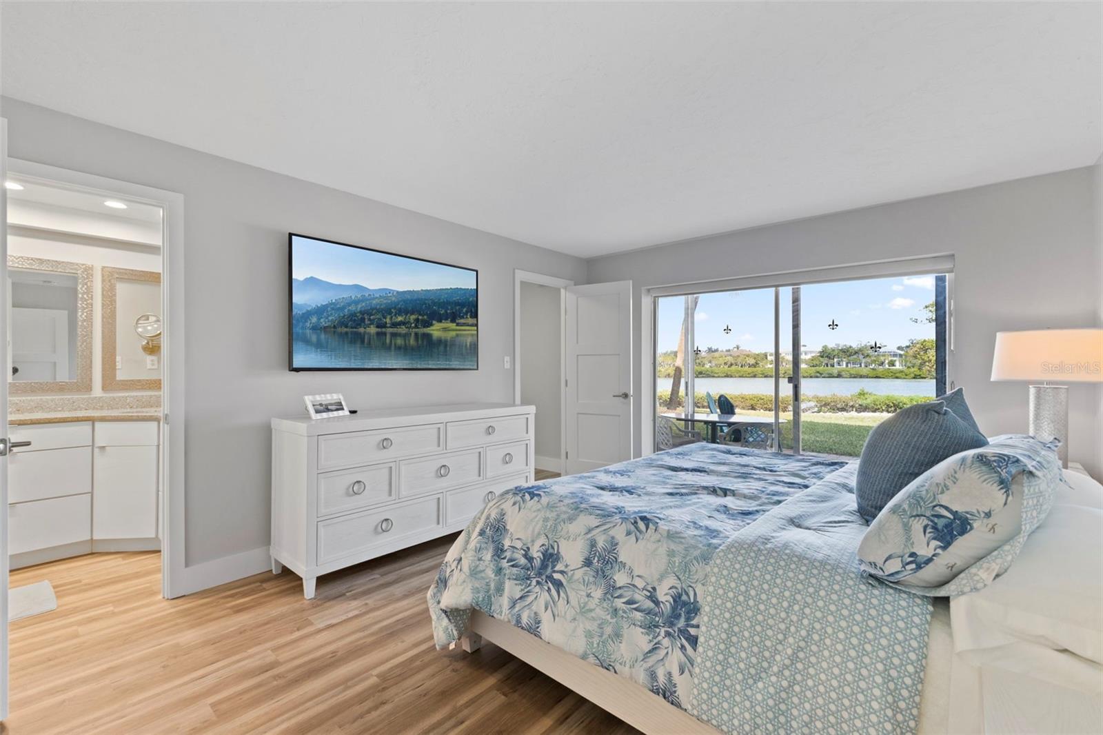 LONGBOAT ARMS - Residential Lease