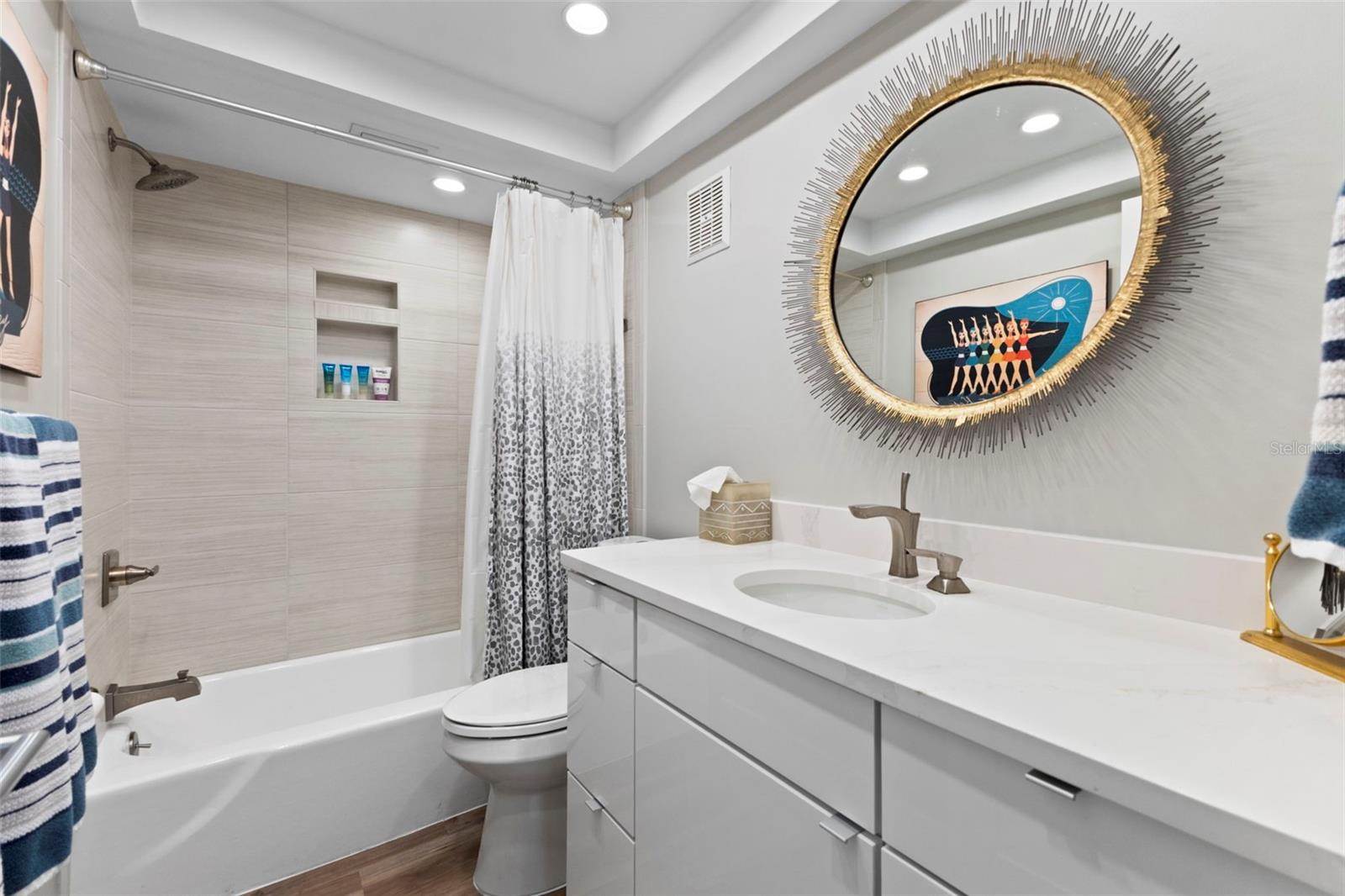 LONGBOAT ARMS - Residential Lease