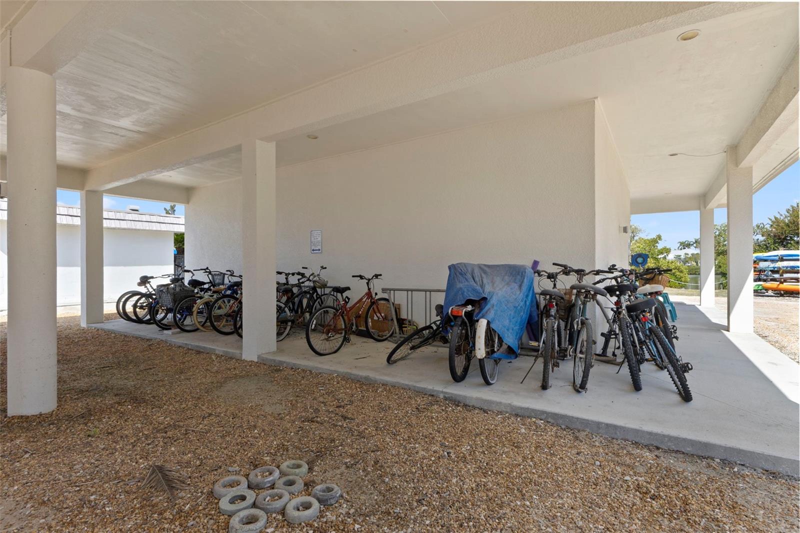 LONGBOAT ARMS - Residential Lease