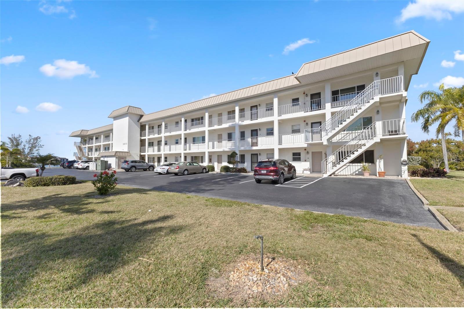 LONGBOAT ARMS - Residential Lease