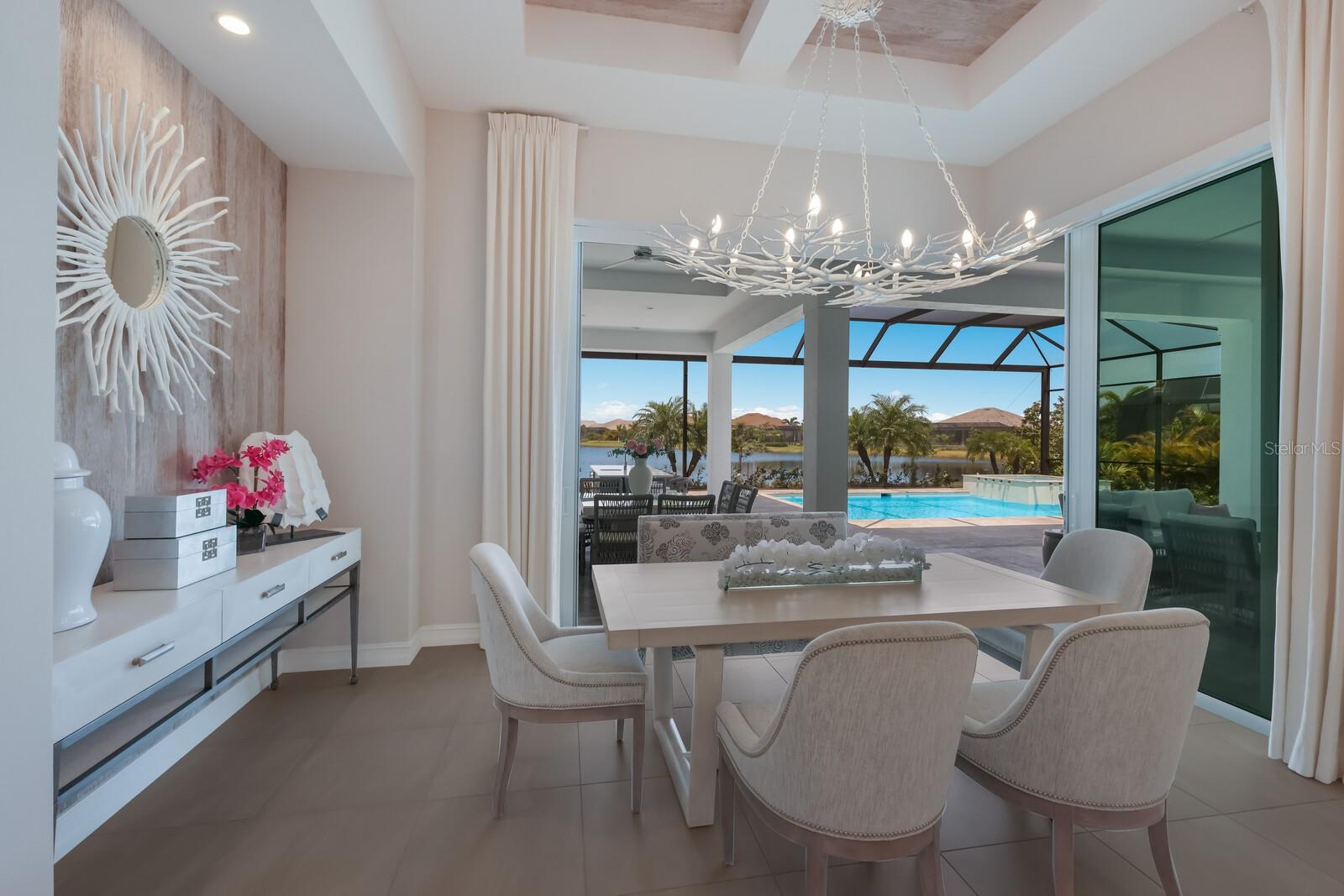 LAKE CLUB - Residential