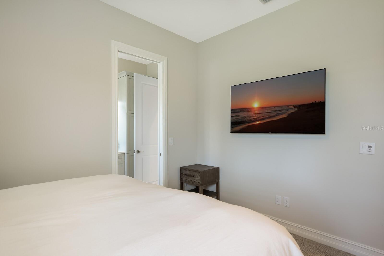 LAKE CLUB - Residential