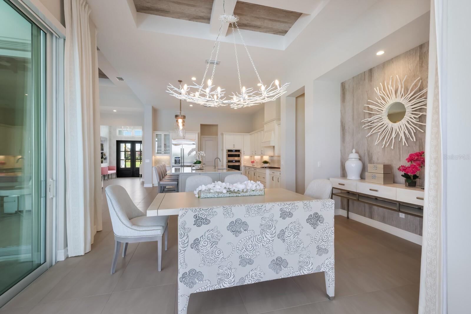 LAKE CLUB - Residential