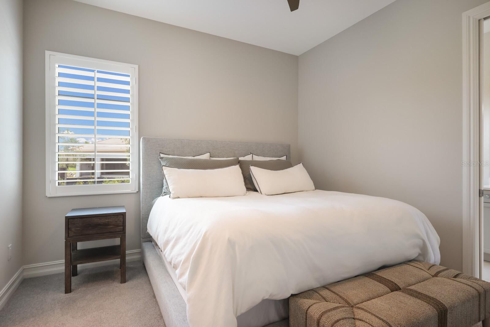 LAKE CLUB - Residential