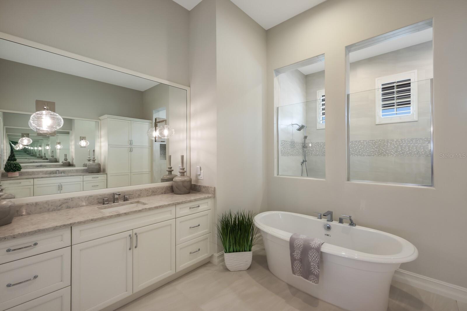 LAKE CLUB - Residential