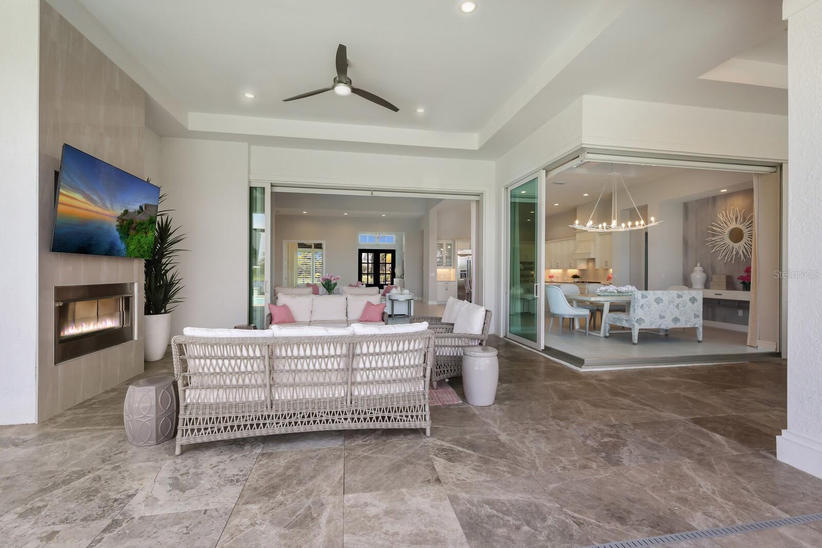 LAKE CLUB - Residential