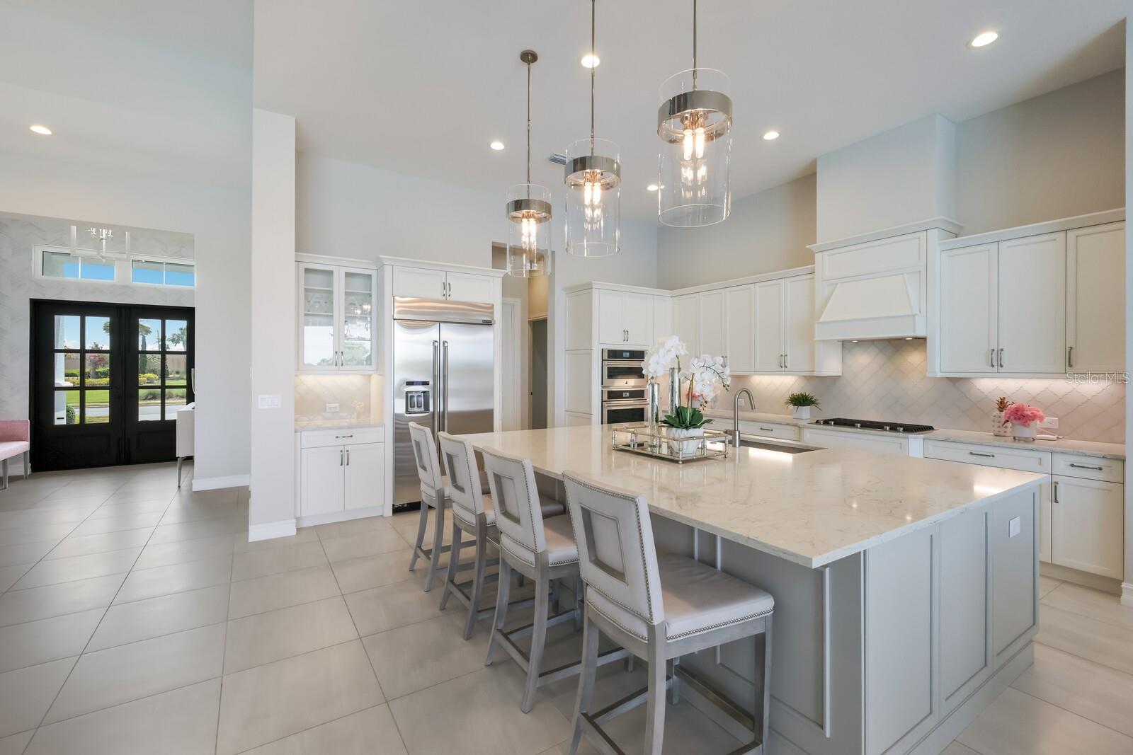 LAKE CLUB - Residential