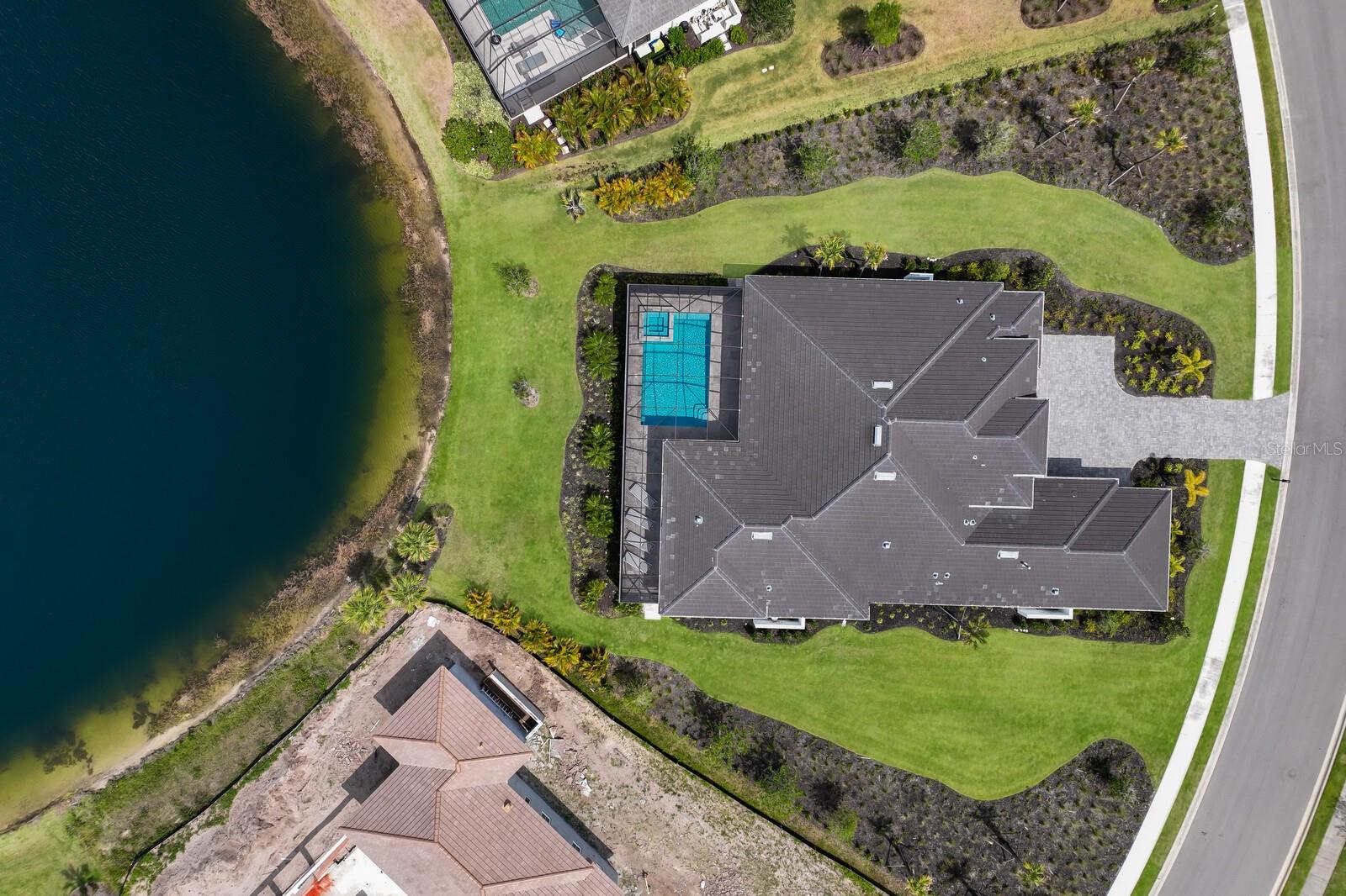 LAKE CLUB - Residential