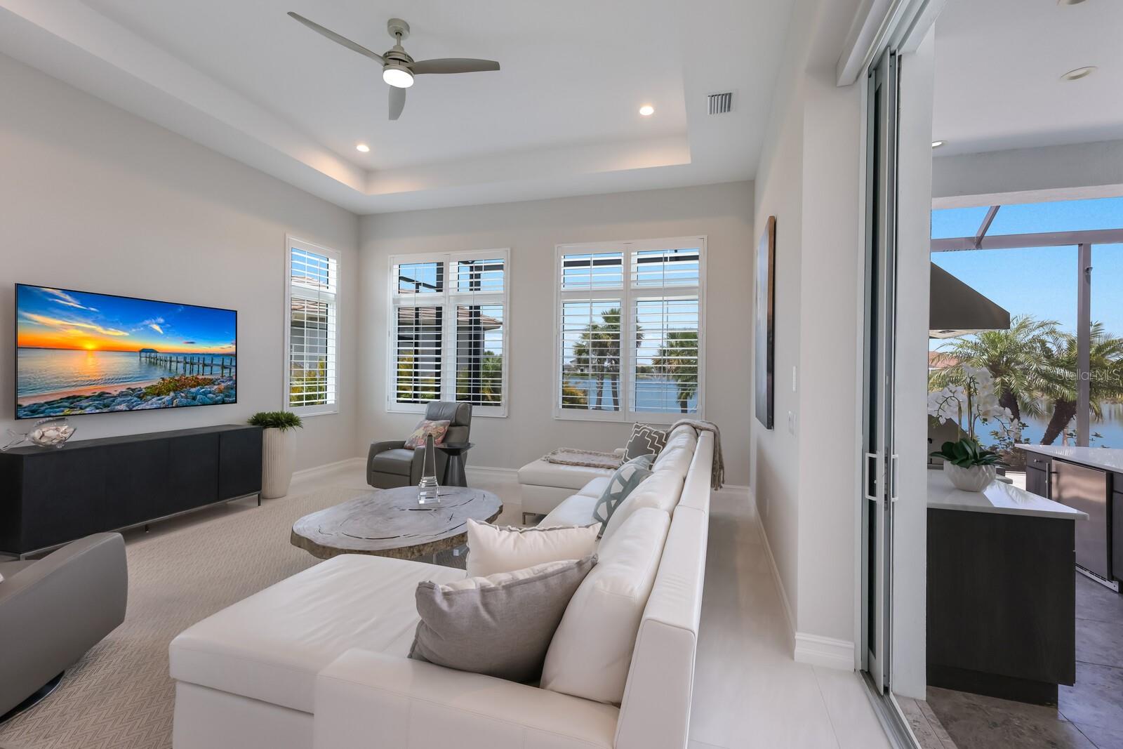 LAKE CLUB - Residential