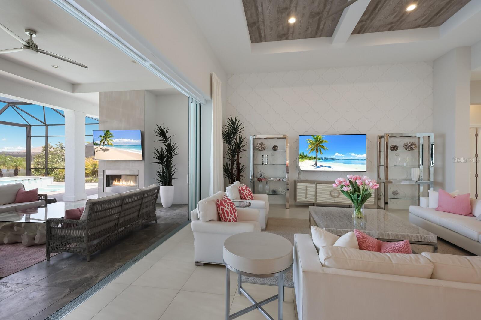 LAKE CLUB - Residential