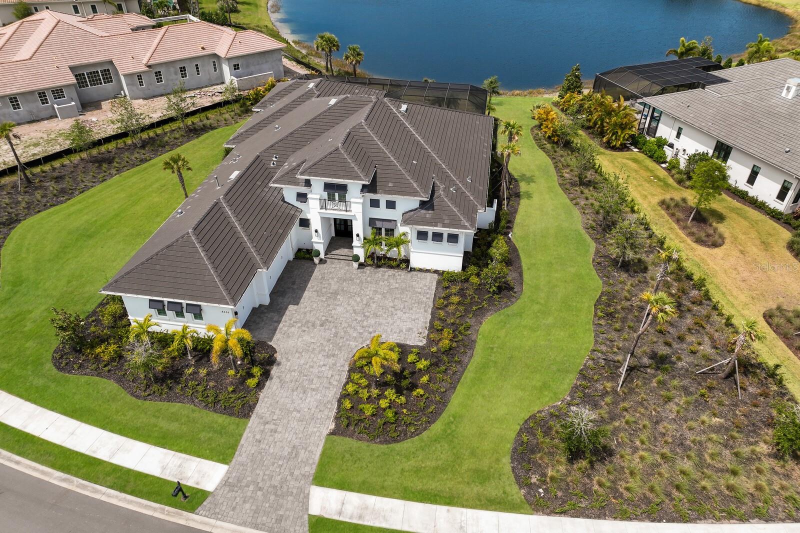 LAKE CLUB - Residential