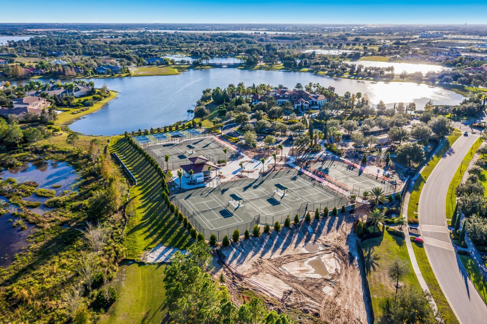 LAKE CLUB - Residential