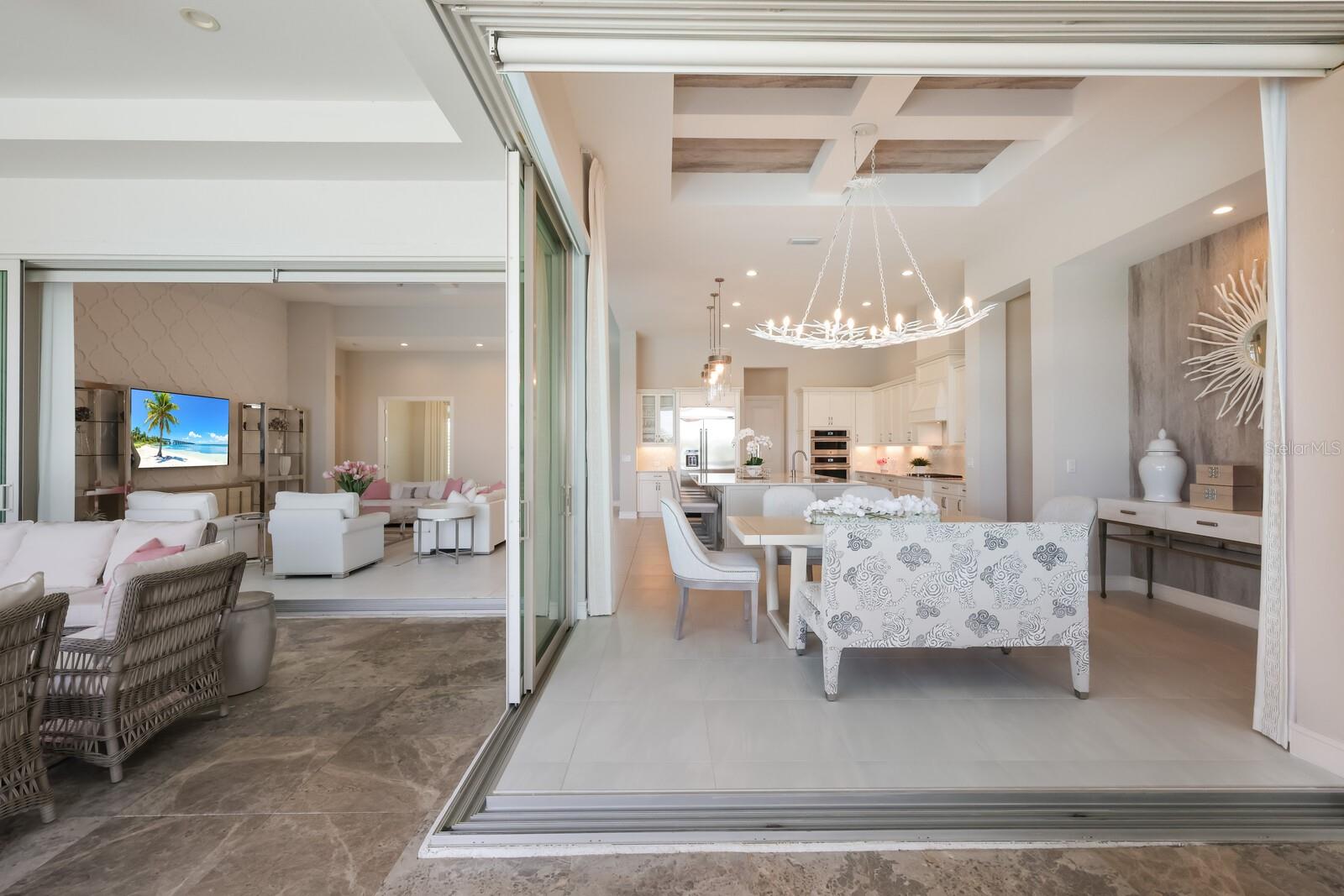 LAKE CLUB - Residential