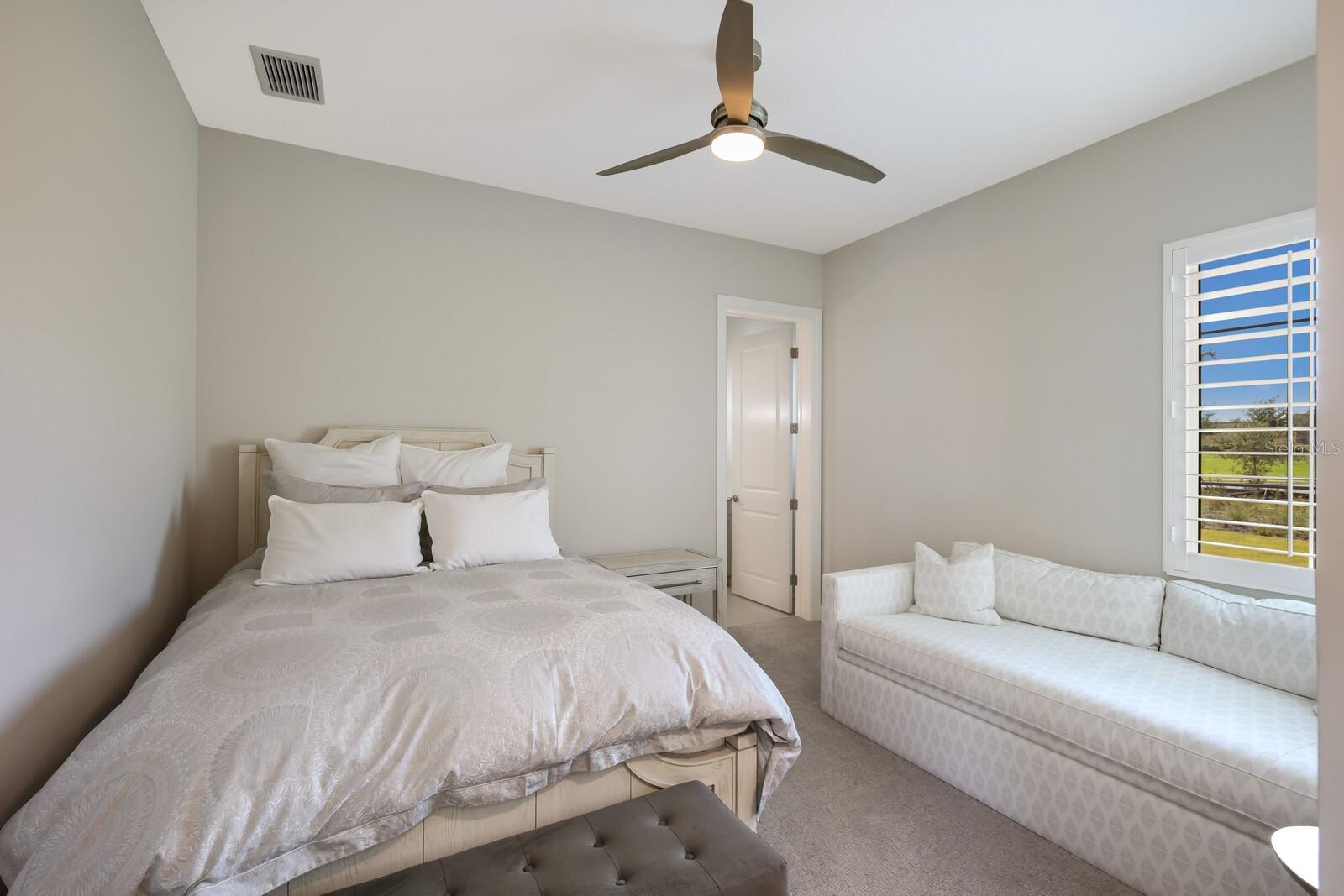 LAKE CLUB - Residential