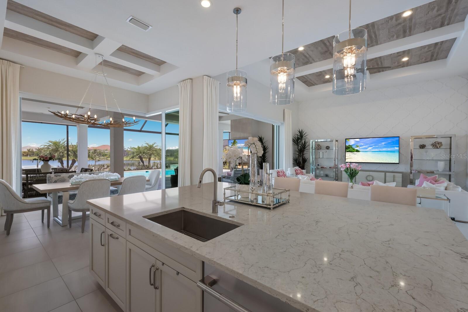 LAKE CLUB - Residential