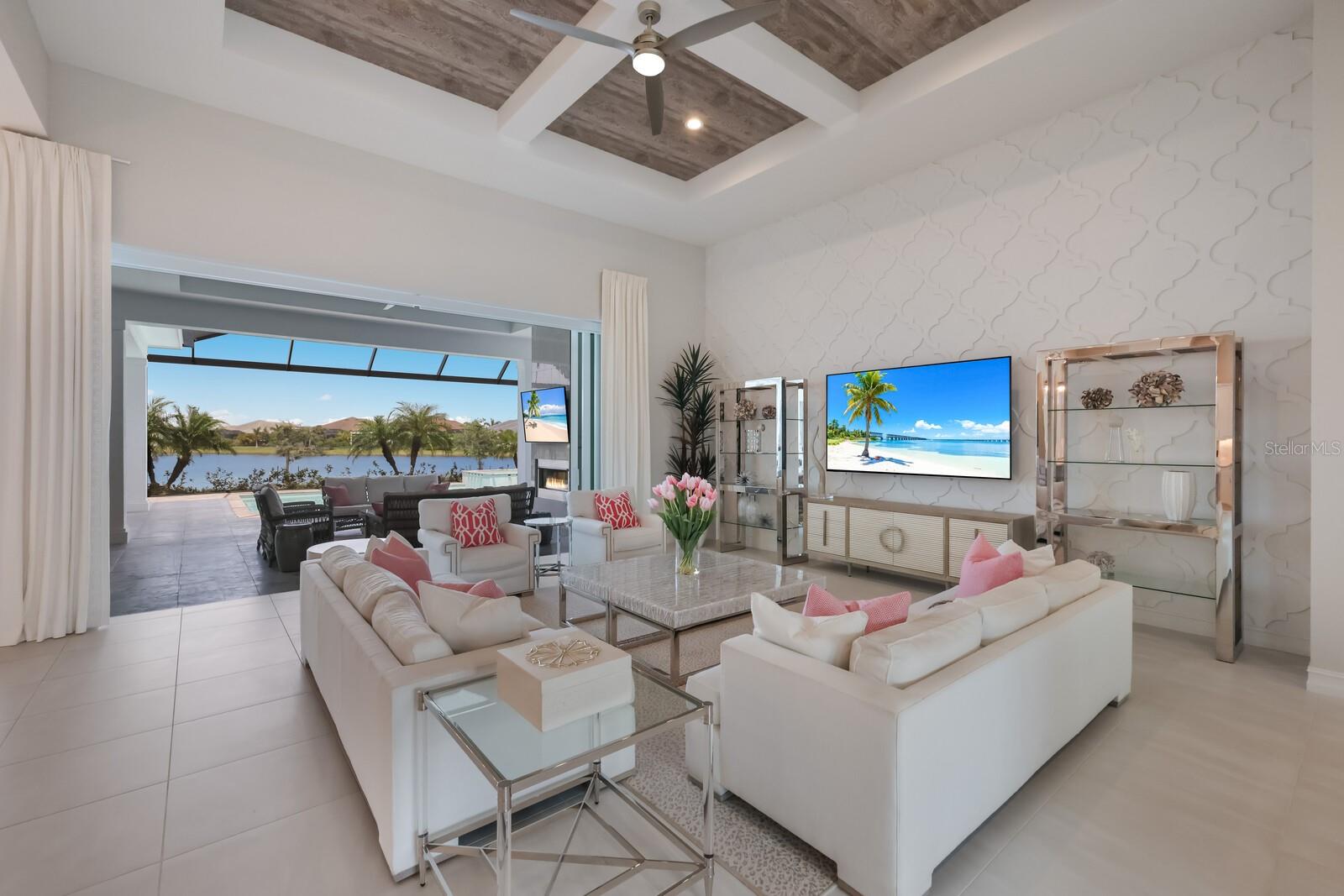 LAKE CLUB - Residential