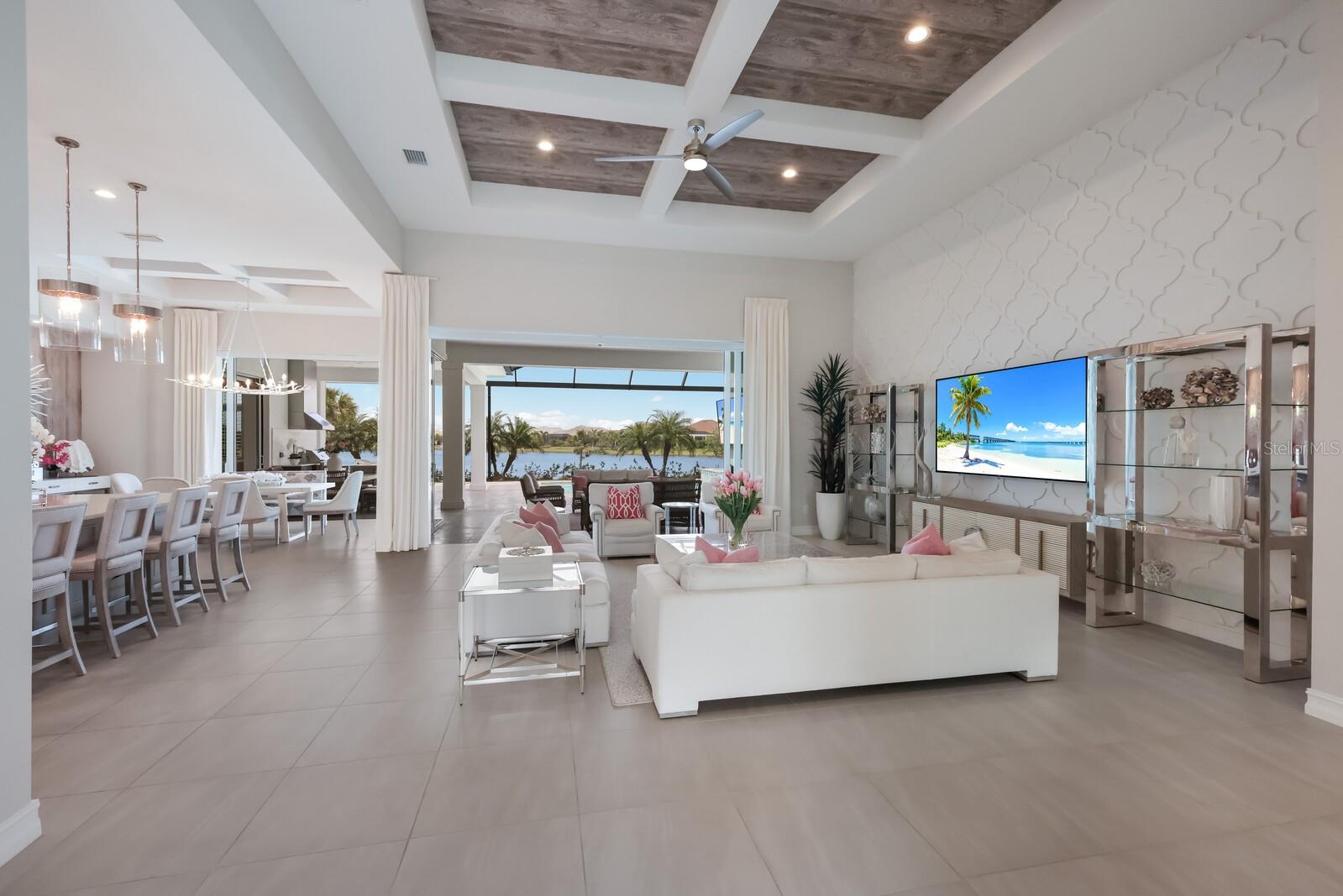 LAKE CLUB - Residential