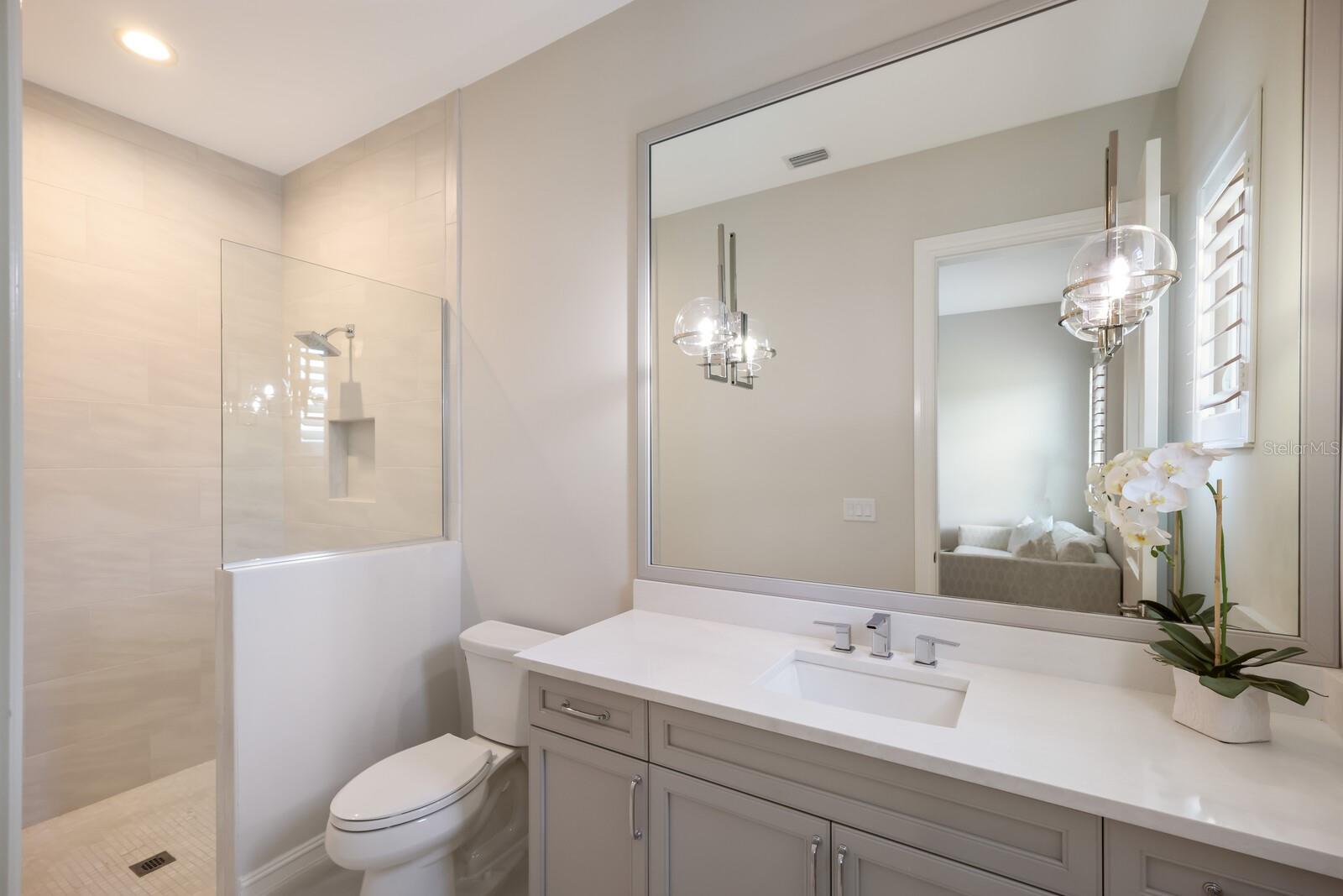 LAKE CLUB - Residential