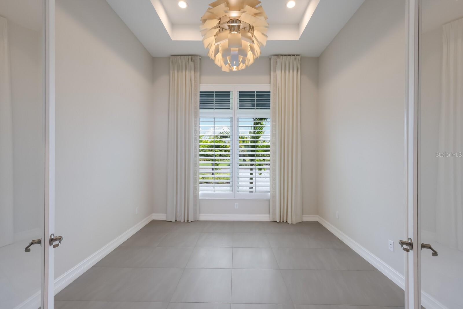 LAKE CLUB - Residential