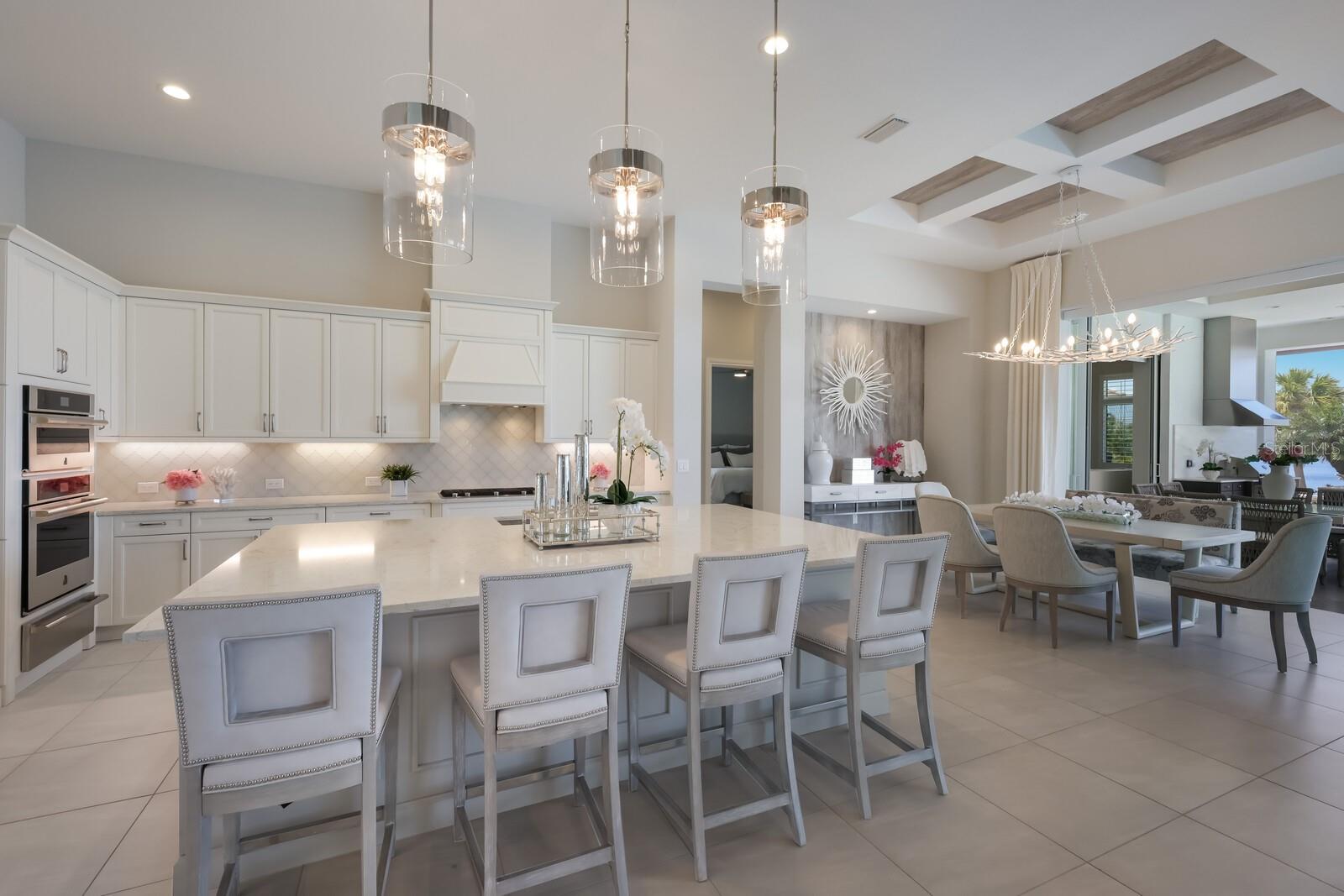 LAKE CLUB - Residential