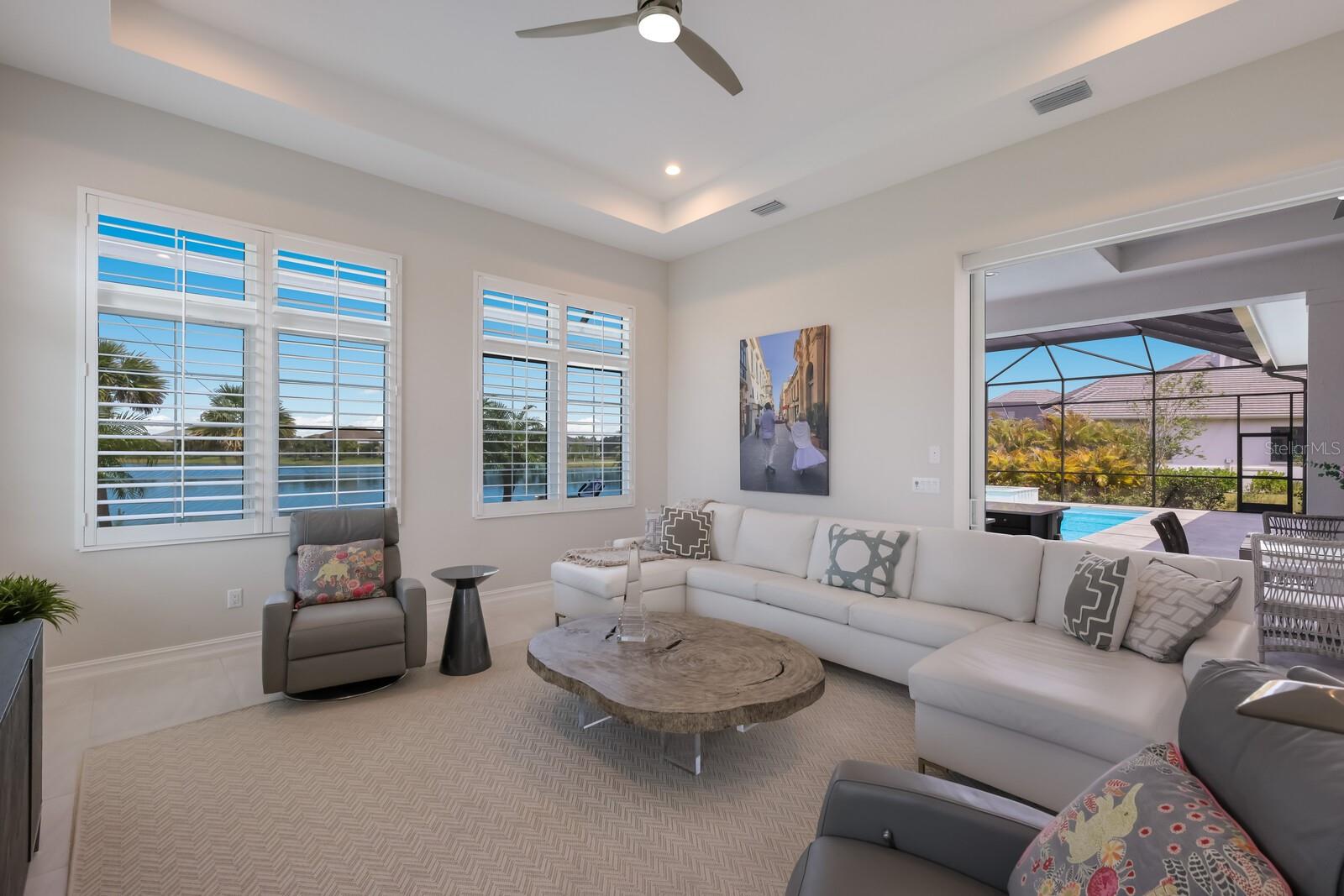 LAKE CLUB - Residential