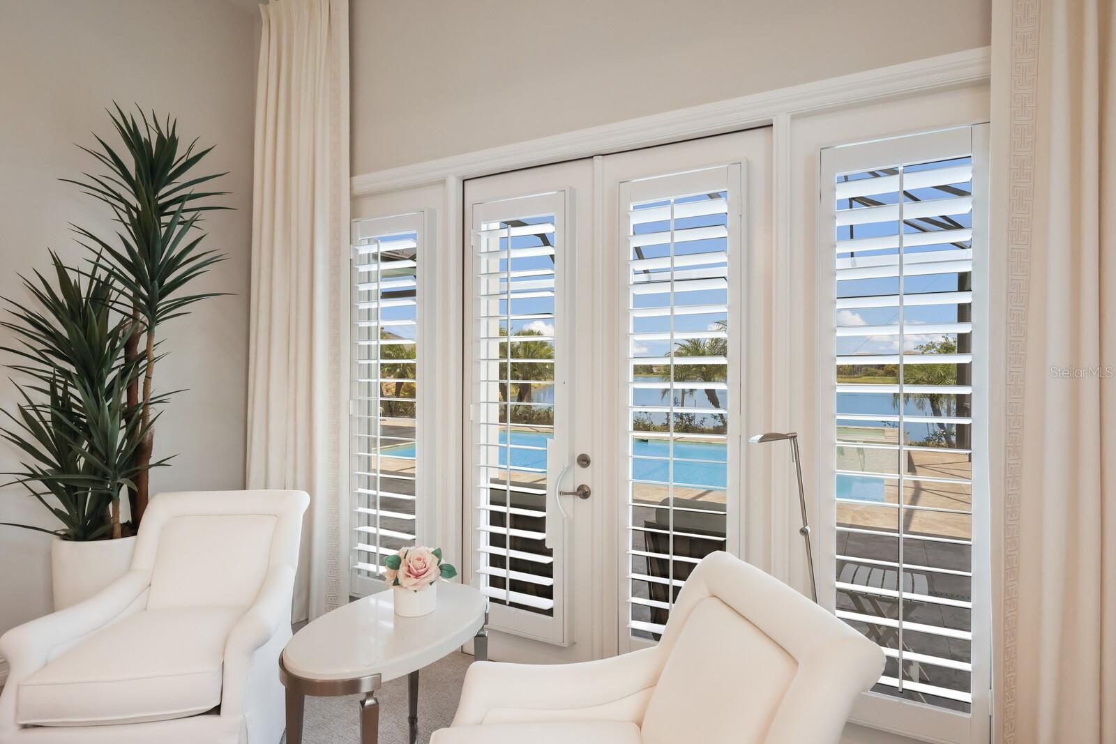 LAKE CLUB - Residential