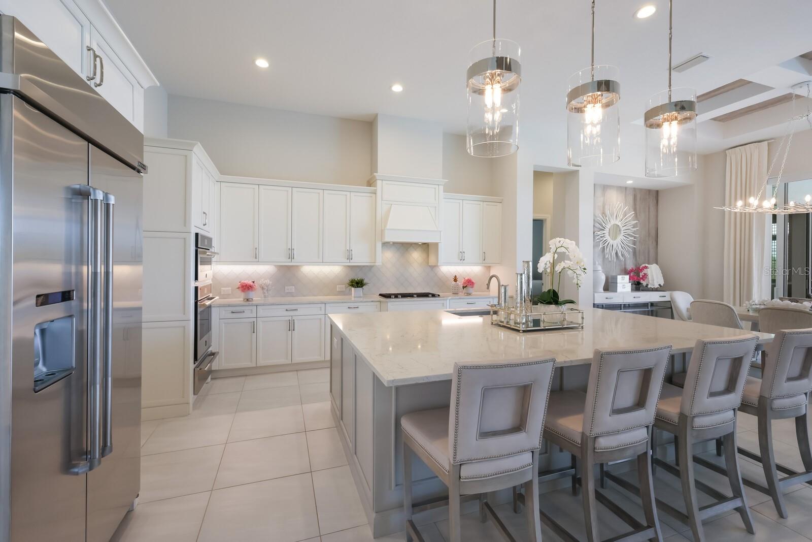 LAKE CLUB - Residential