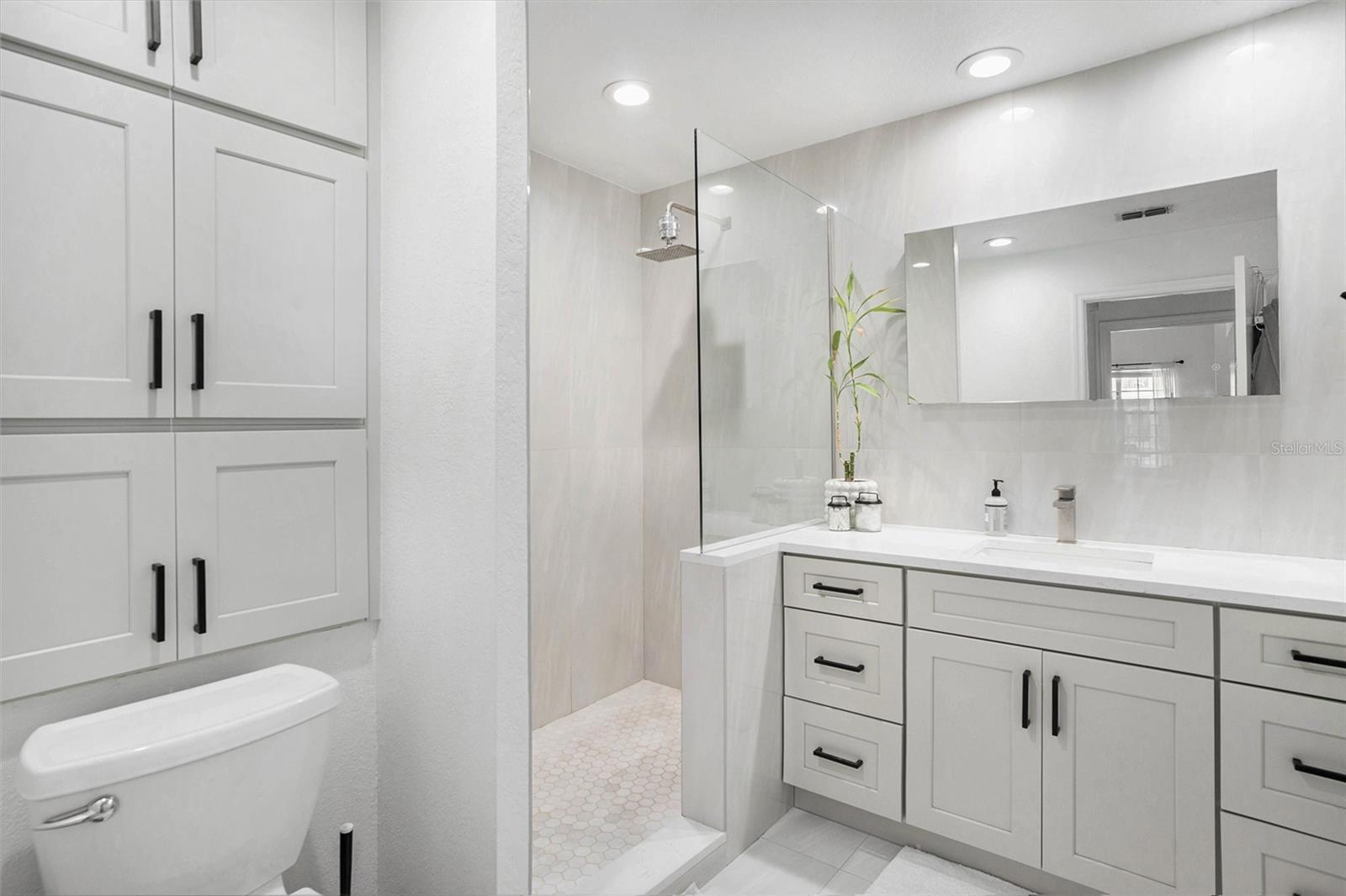 200 4TH AVENUE S 425