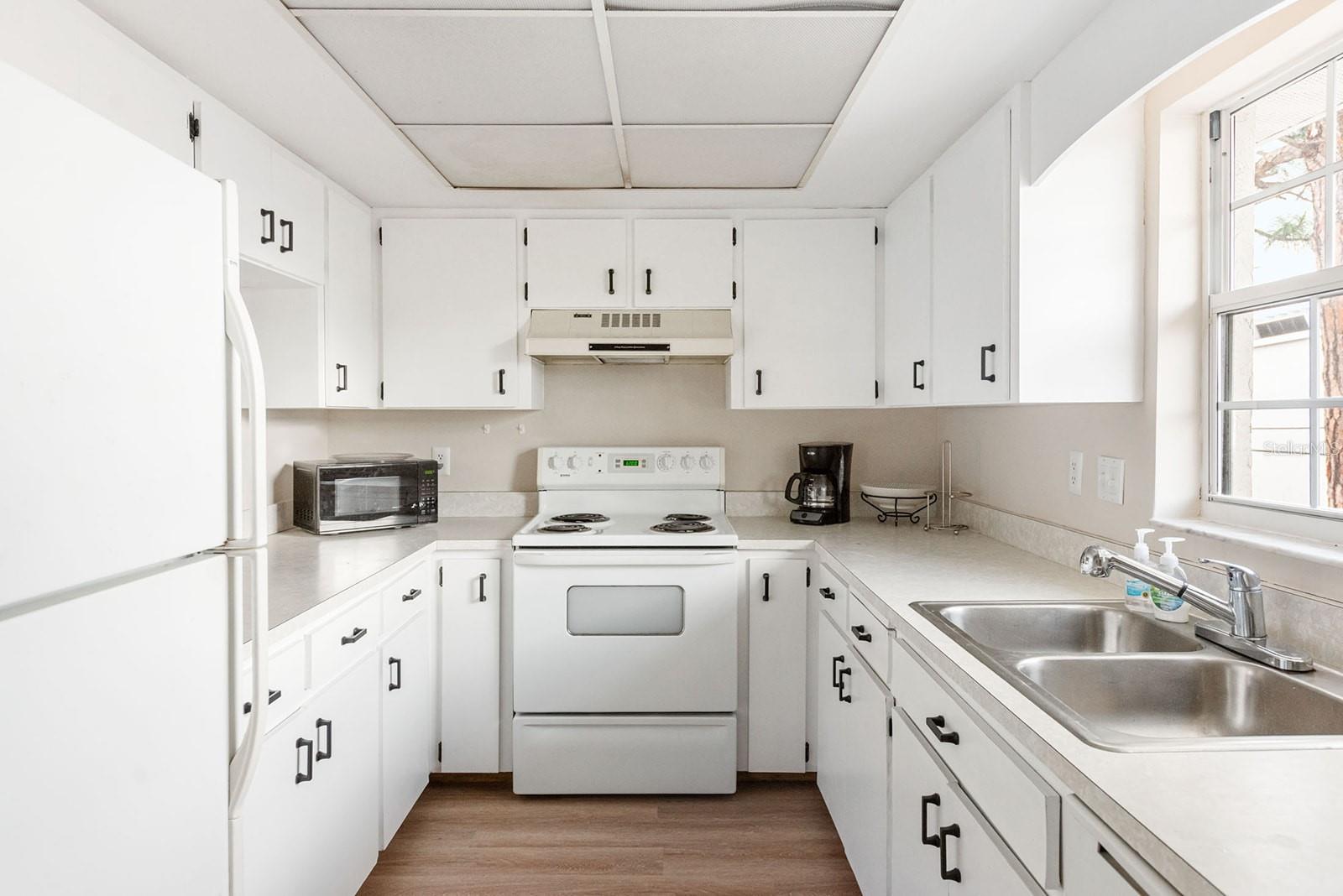 PALM MANOR - Residential