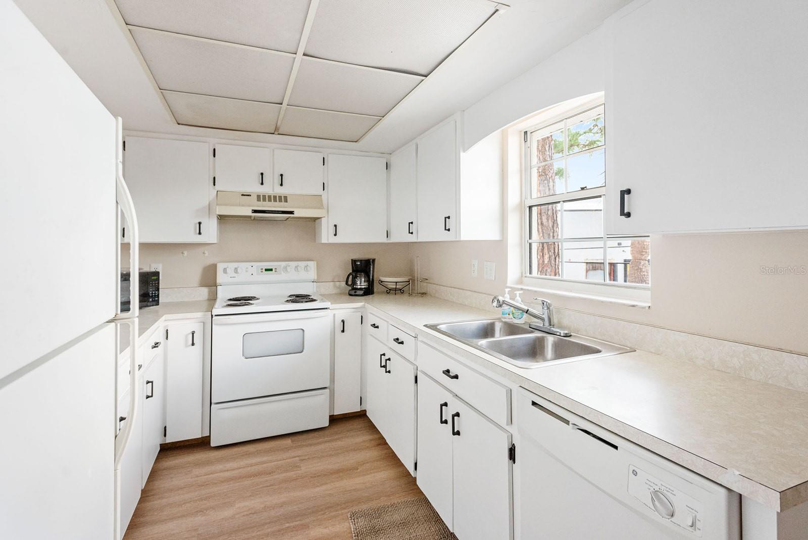 PALM MANOR - Residential