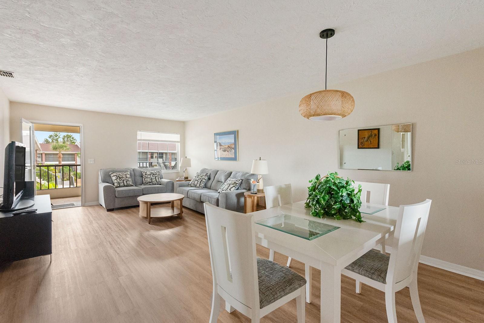 PALM MANOR - Residential