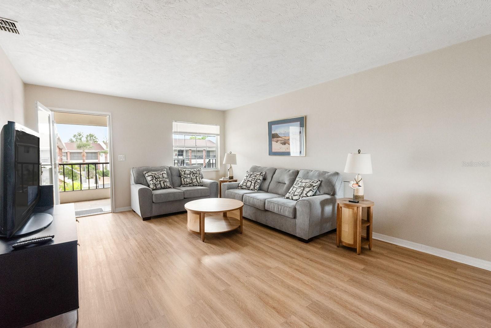 PALM MANOR - Residential